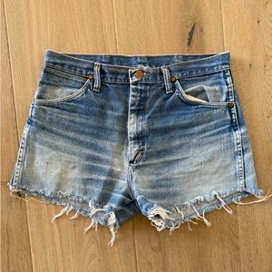 Vintage Wrangler Distressed Blue Jean Shorts 33x32